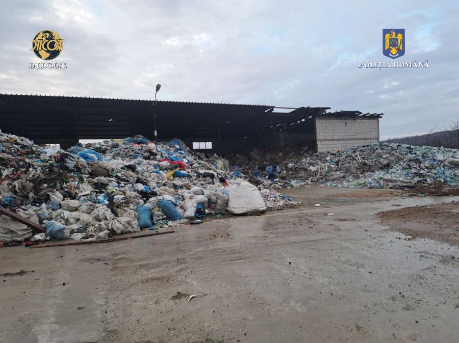 Percheziţii, inclusiv în Cluj, pentru destructurarea unui grup infracţional specializat în înşelăciune şi spălarea banilor prin intermediul gunoaielor| Foto: DIICOT