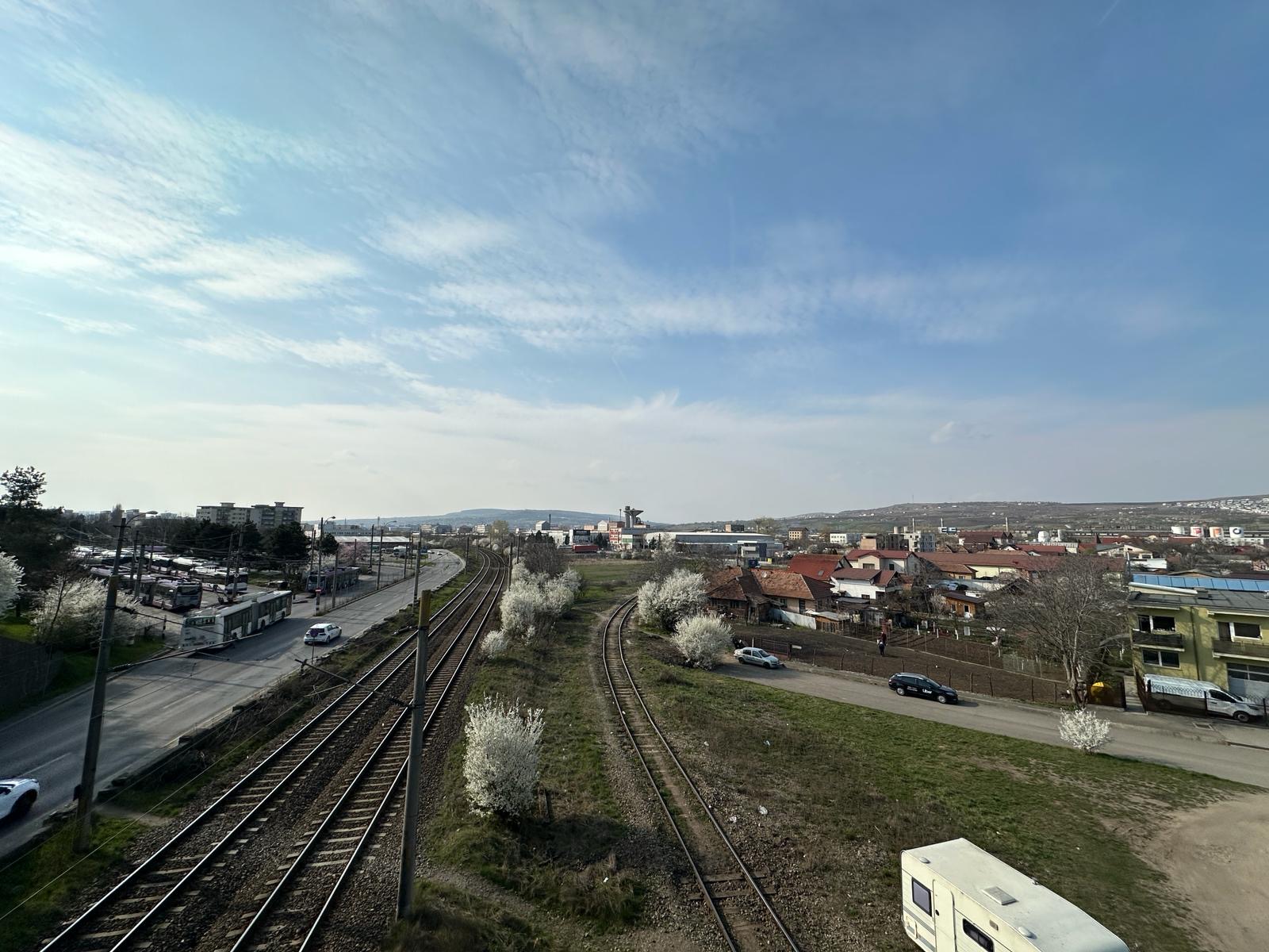 În zona IRA – strada Fabricii, situată la nord de strada Câmpul Pâinii, un amplu proces de regenerare urbană va transforma fostul teritoriu industrial într-un cartier modern, sustenabil și multifuncțional. Foto: monitorulcj.ro