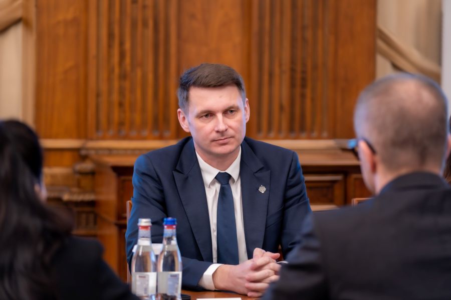 Mircea Abrudean s-a întâlnit cu reprezentanții Netflix| Foto: senat.ro