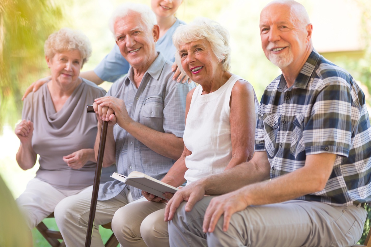 Pensionarii cu venituri sub 2.574 lei vor primi un ajutor de 800 lei în două tranșe, prima de 400 lei în aprilie și a doua în decembrie. Foto: depositphotos.com