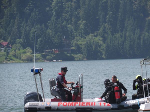 Pompieri și scafandri pe Lacul Colibița | Foto: arhivă ISU Bistrița - Năsăud - Facebook