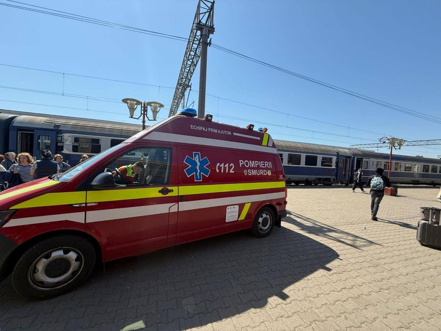 Cinci persoane au fost transportate la spital în urma accidentului feroviar produs, duminică, în gara Constanța.| Foto: Departamentul pentru Situaţii de Urgenţă - Facebook