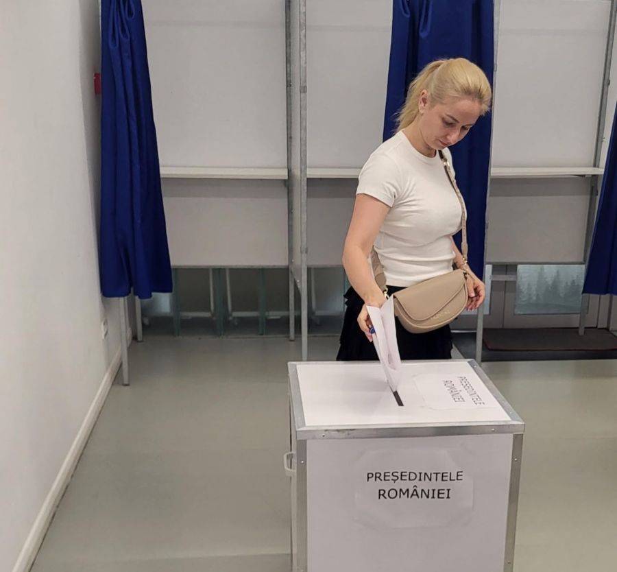 Două ore până la închiderea secțiilor de vot. Peste 8 milioane de români au ieșit la urne | Foto: Roxana MAURA - monitorulcj.ro