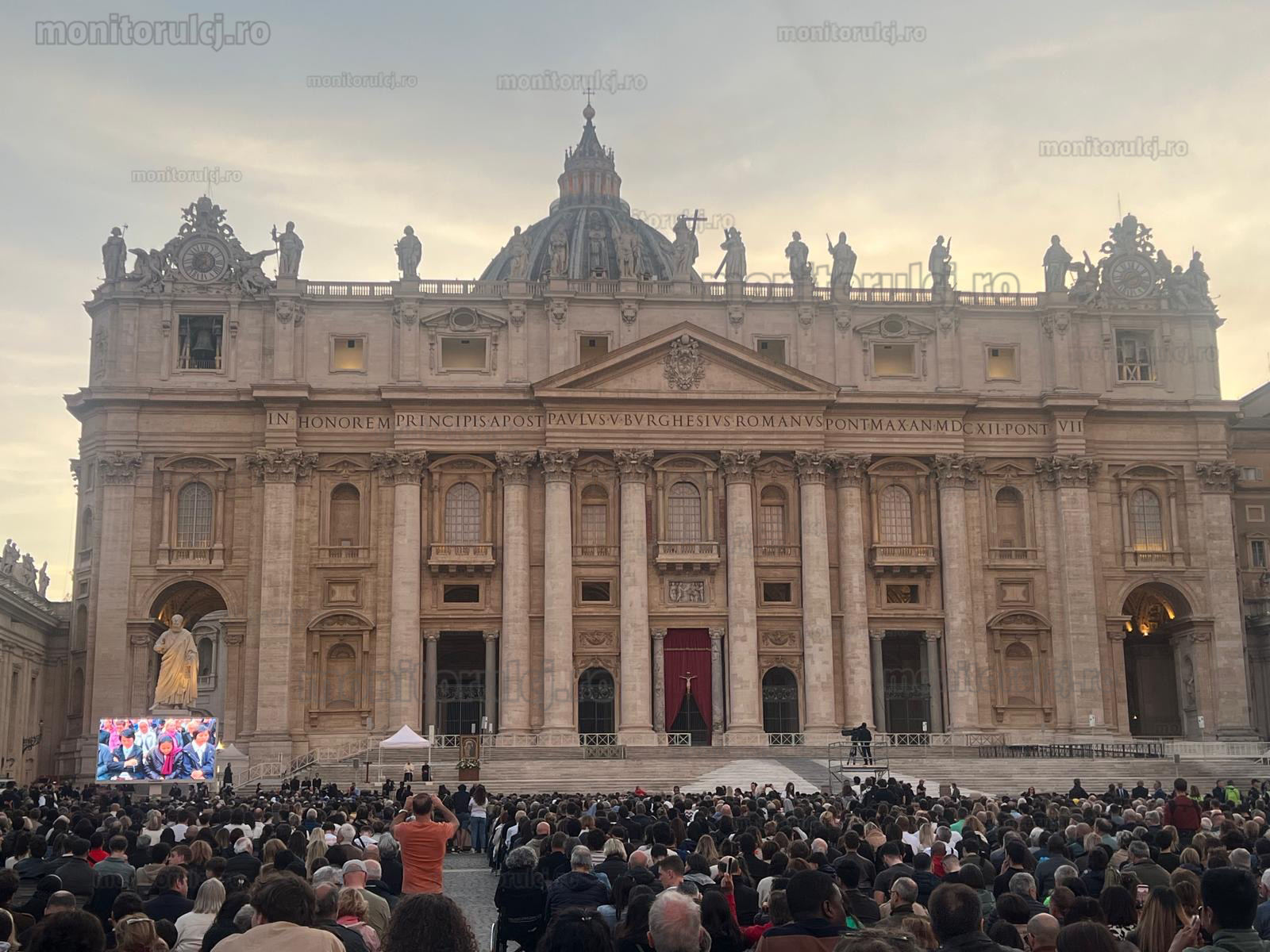 Omagiu adus Papei Francisc în Piața San Pietro|Roma, 21 aprilie 2025 | Foto: Rareș Beuran | monitorulcj.ro