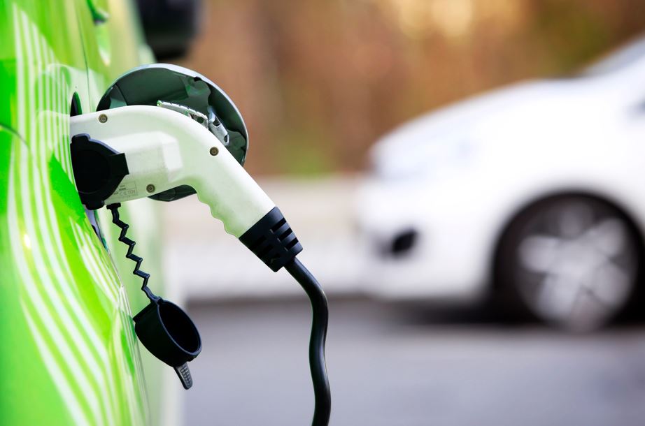 România raportează o scădere de 70% a înmatriculărilor de autoturisme full electrice, în aprilie | Foto: Depositphotos.com