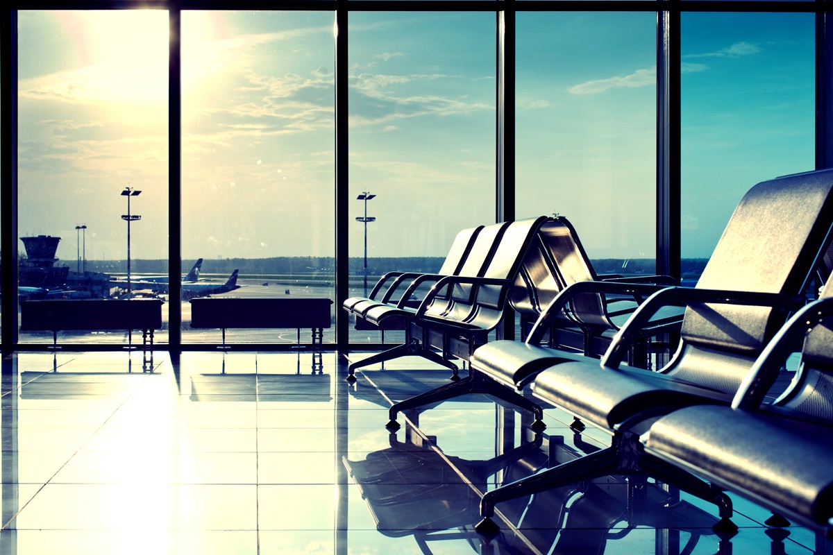 Aeroporturile devin locuri populare pentru întâlniri romantice spontane, în timp ce tinerii renunță la aplicațiile de dating tradiționale. Foto: Depositphotos.com