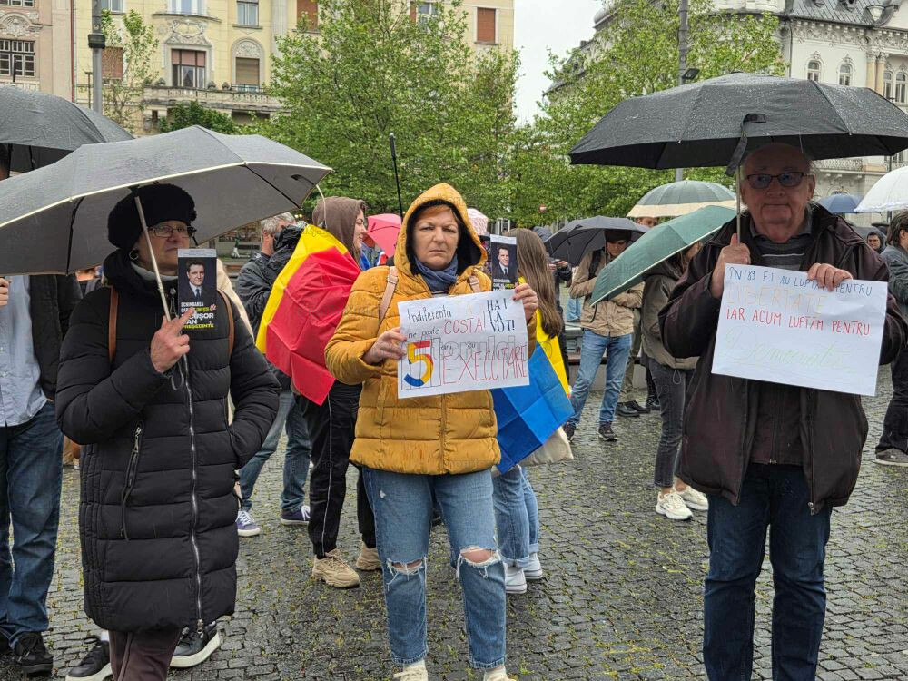 Sute de persoane au participat la Marșul pentru Democrație din Cluj-Napoca, în ultima zi de campanie electorală| Foto: Eliza LUCACIU - monitorulcj.ro