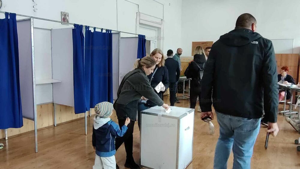 Alegeri prezidențiale, turul 2. Aproximativ 6 milioane de români au fost la urne până la ora 14. Care este situația la Cluj?| Foto: Paula COPACIU - monitorulcj.ro
