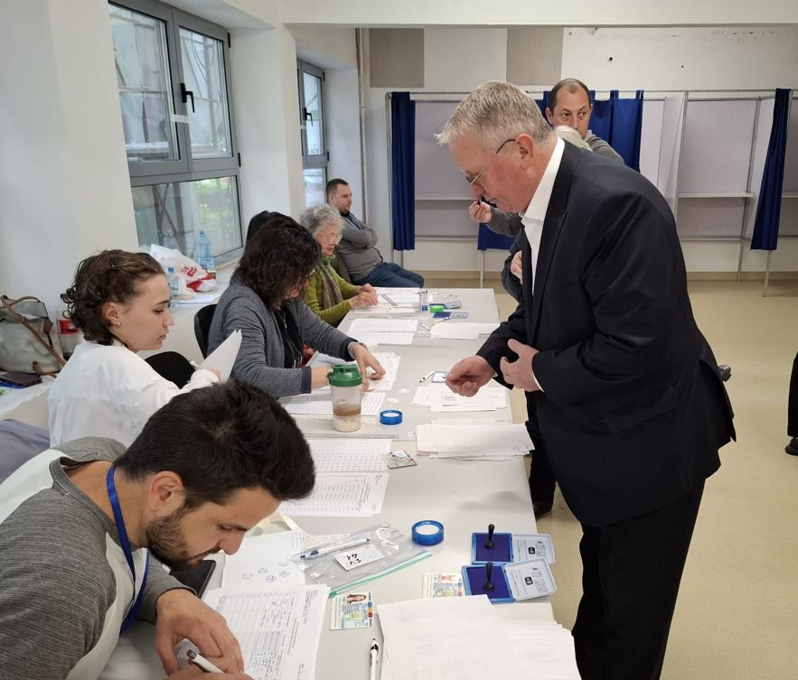 Deputatul PSD Cluj, Remus Lăpușan: „Am votat zâmbiND, pentru România puternică în Europa!”|Foto: Remus Lăpușan