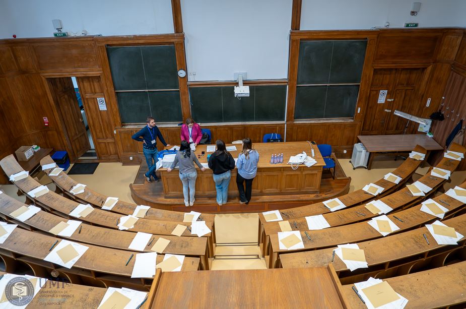 Viitorii studenți la UMF Cluj și-au testat cunoștințele la simularea examenului de admitere|Foto: UMF „Iuliu Hațieganu” Cluj-Napoca