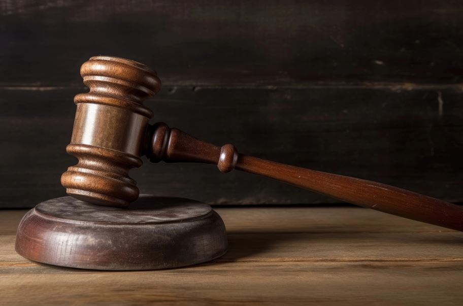 Sesizarea președintelui AUR, George Simion, prin care acesta contestă rezultatele turului doi al alegerilor prezidențiale, a fost înregistrată miercuri la Curtea Constituțională | Foto: Depositphotos.com