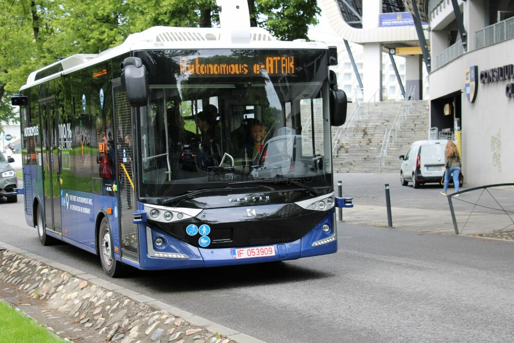 Autobuz fără șofer, în teste prin Cluj-Napoca. Emil Boc: „Viitorul circulă prin Cluj-Napoca, fără șofer, dar cu viziune”| Foto: Ana GREAVU - monitorulcj.ro