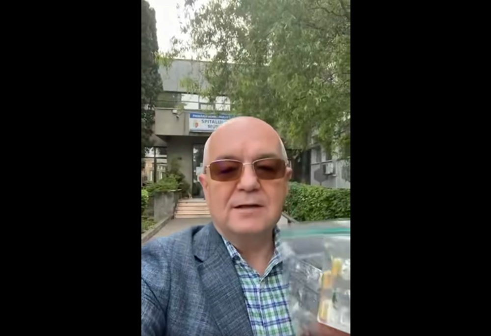 Medicamentele expirate nu se mai returnează la farmacii, ci se colectează în containere speciale din spitalele clujene. Foto: captură video Emil Boc / Facebook