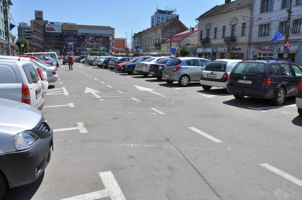 Parcarea din piața Mihai Viteazul, închisă timp de o lună pentru modernizare. Se instalează un nou sistem modern de gestionare | Foto: monitorulcj.ro