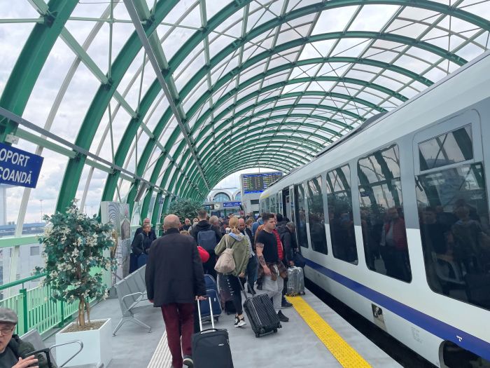 Reglementări noi aplicate de Guvern. Studenții fără acces la CFR direct vor beneficia de reducere 90% la transportul feroviar | Foto: ARF - Facebook