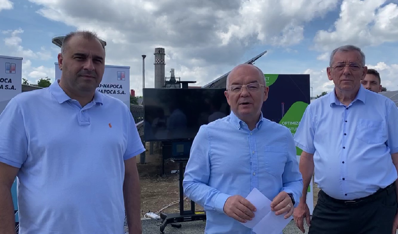 Viceprimarul Dan Tarcea și primarul Emil Boc, la deschiderea parcului fotovoltaic de pe strada Plevnei, 1 august 2023