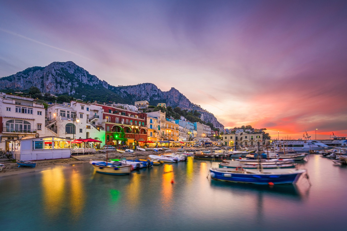 Un primar italian interzice comercianților să abordeze turiștii cu promoții, sub amenințarea cu amenzi și închiderea pentru trei zile. Foto: Depositphotos.com