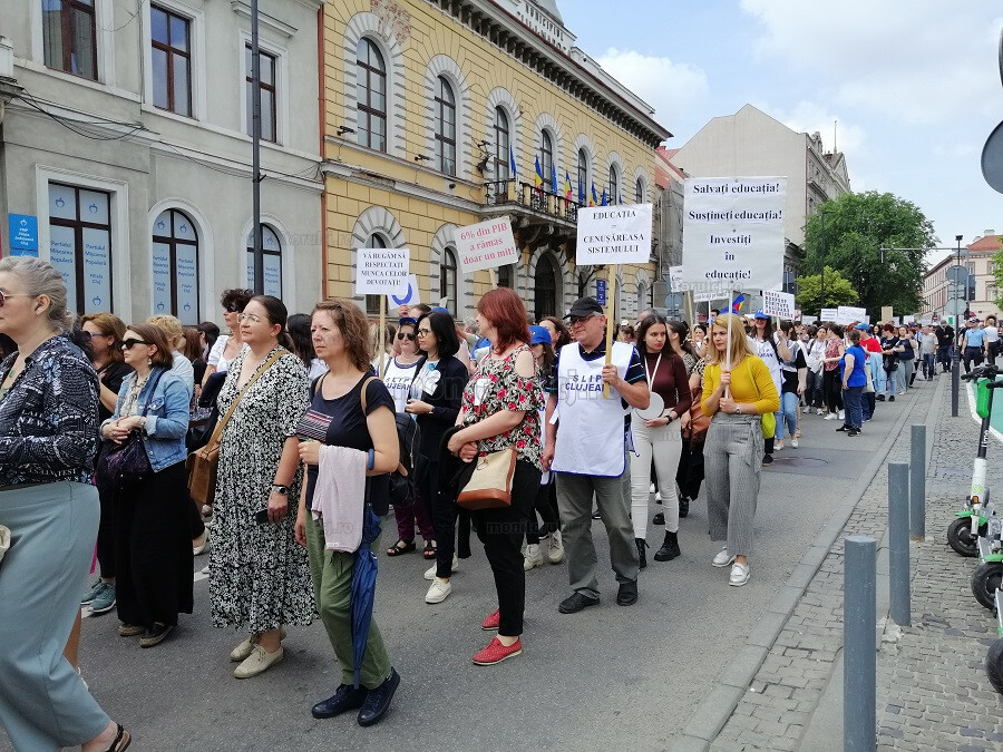 În 2023, profesorii clujeni au ieșit în stradă în cea mai mare grevă generală din învățământ | Foto: monitorulcj.ro