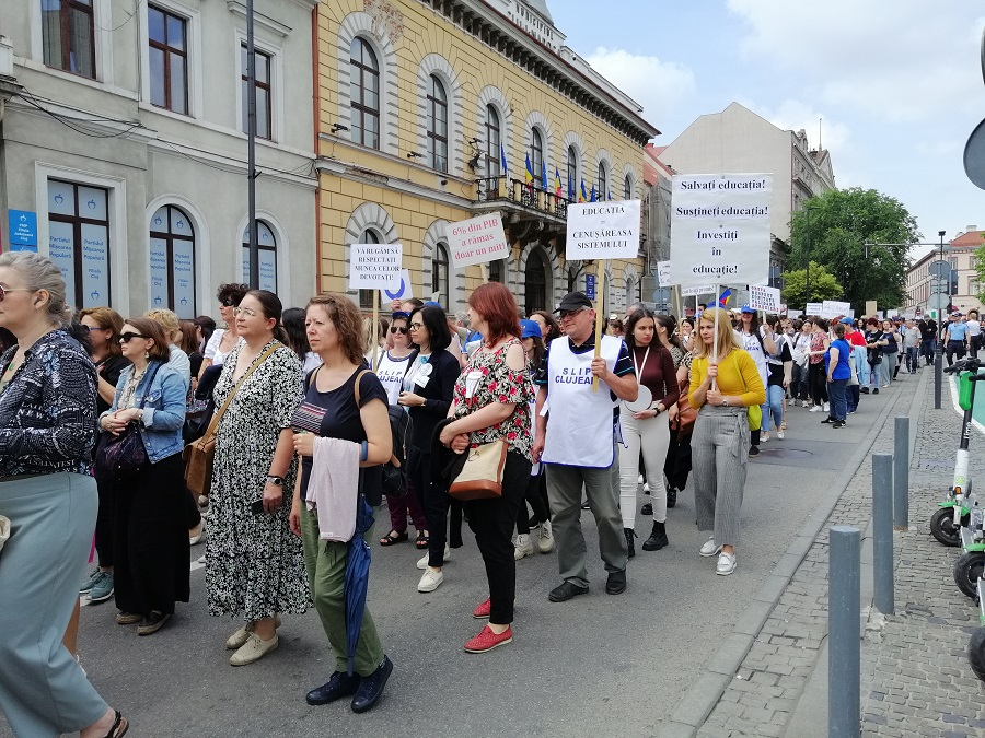 În 2023, profesorii clujeni au ieșit în stradă în cea mai mare grevă generală din învățământ | Foto: monitorulcj.ro