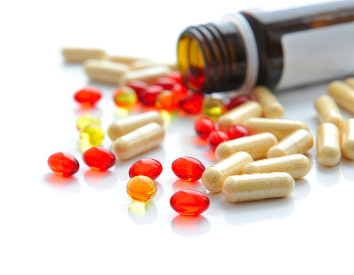 Pacienții asigurați pot lua medicamentele compensate de la farmacie doar cu cardul de sănătate, fără să mai fie nevoie de rețeta imprimată. Foto: Depositphotos.com