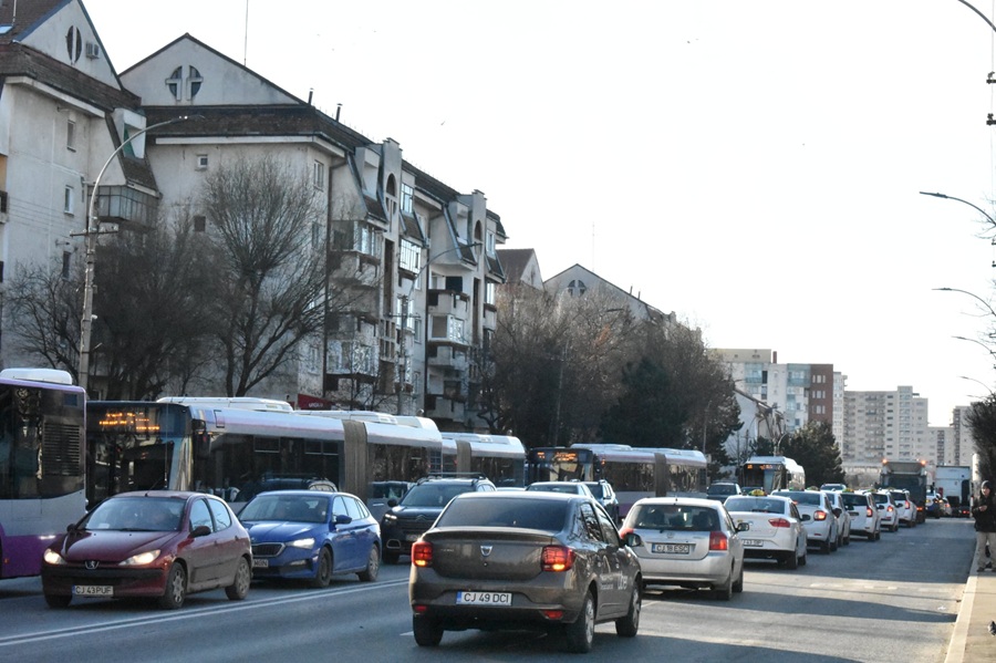 La ore de vârf, traficul în Cluj-Napoca este infernal|Foto: monitorulcj.ro
