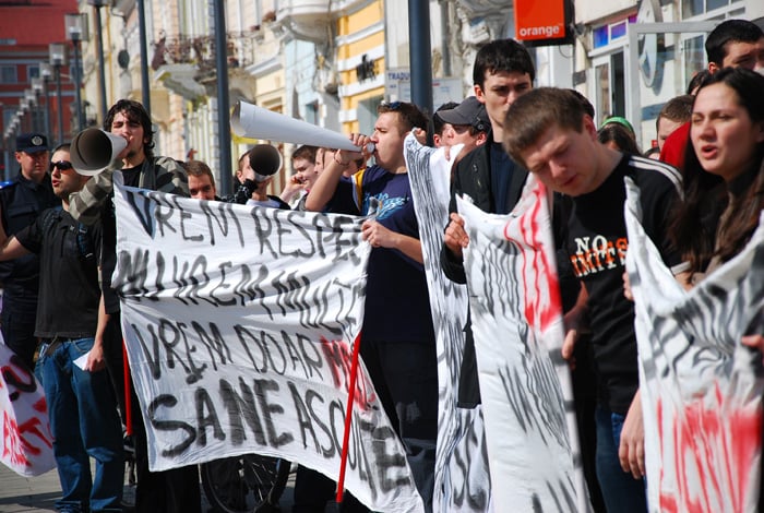 Studenții ies în stradă: „Nu vă atingeți de burse”|Foto: arhivă monitorulcj.ro