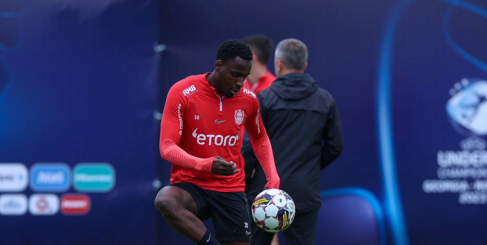 Philip Otele a ajuns liber de contract în Gruia | Foto: CFR 1907 Cluj Facebook