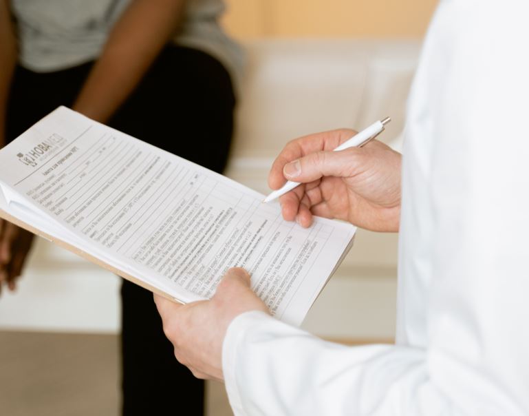 Ministerul Sănătății vrea să schimbe modul de acordare a concediilor medicale pentru a elimina fraudele|Foto: pexels.com