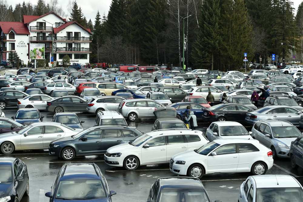 Mașini parcate | Foto: SILVIU MATEI / AGERPRES FOTO
