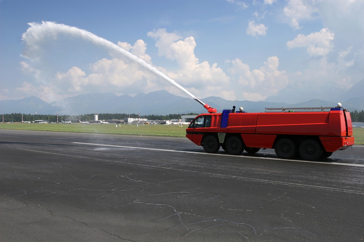 Aeroportul din Marsilia a fost închis marți din cauza unui incendiu de vegetație . Foto: Depositphotos.com
