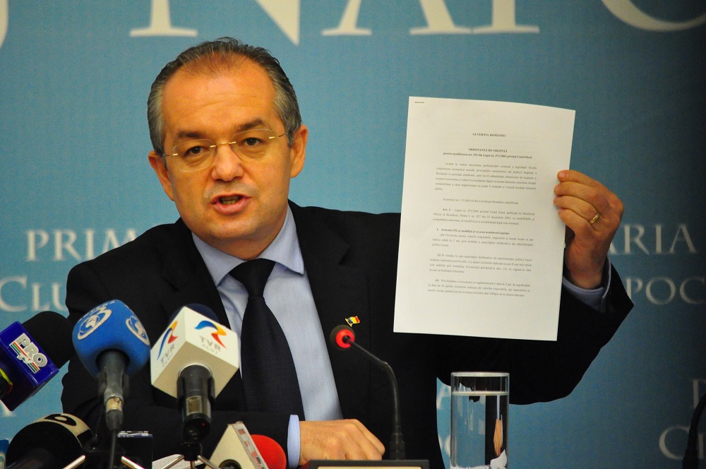 Emil Boc, actualmente primar al Clujului, a fost deputat PDL, președinte al democrat-liberalilor si premier, fiind primul șef de Guvern demis în urma aprobării unei moțiuni de cenzură. | Foto: monitorulcj.ro