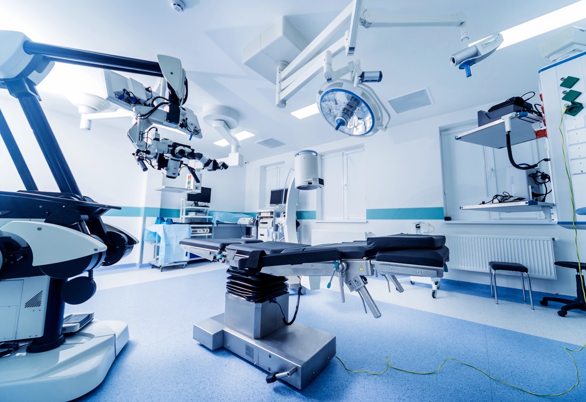 Un robot antrenat cu IA a făcut opt operații pe organe de porc fără ajutor uman, iar testarea pe oameni ar putea începe în zece ani. Foto: Depositphotos.com