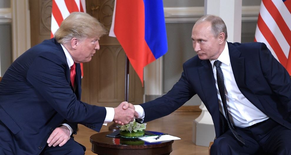 |în imagine: Vladimir Putin și Donald Trump, în timpul Summitului G20 de la Osaka (Japonia), iunie 2019|Foto: kremlin.ru
