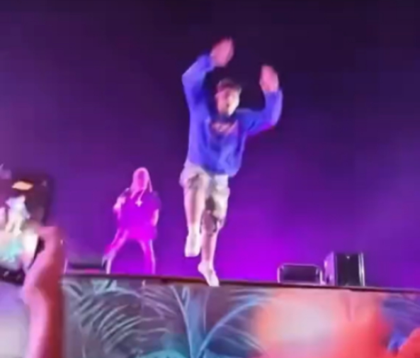 Festival cu final dramatic. Băiat de 15 ani, la ATI după ce a sărit de pe scenă la Beach Please!| Foto: TikTok