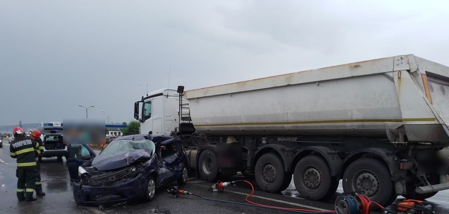 Un bărbat a ajuns intubat la spital în urma unui accident rutier în Gilău |Foto: ISU Cluj