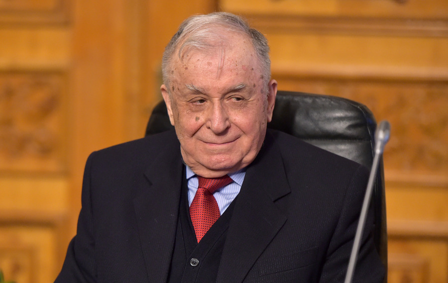 Ion Iliescu rămâne internat la terapie intesivă la spitalul SRI | Foto: MIHAI POZIUMSCHI / AGERPRES FOTO