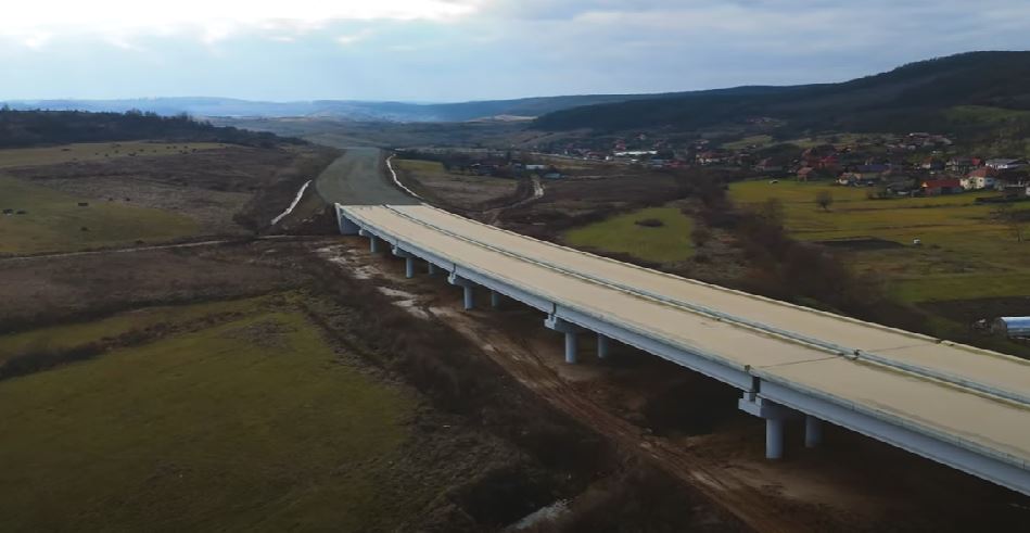 Autostrada Transilvania. |în imagine: A3 - Viaduct Mihăești |sursa: SergiuPnt - Autostrada A3 Nădășelu - Mihăiești | youtube.com
