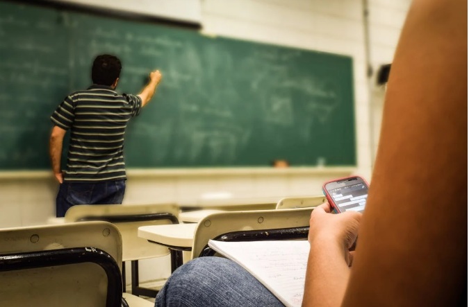 Frica de a greși. Cum distruge sistemul educațional creativitatea tinerilor | Foto: pexels.com
