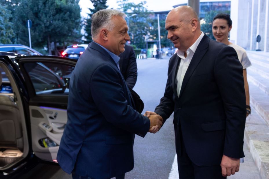 Întrevederea premierului României, Ilie Bolojan, cu prim-ministrul Ungariei, Viktor Orbán la Palatul Victoria, 23 iulie 2025|Foto: gov.ro