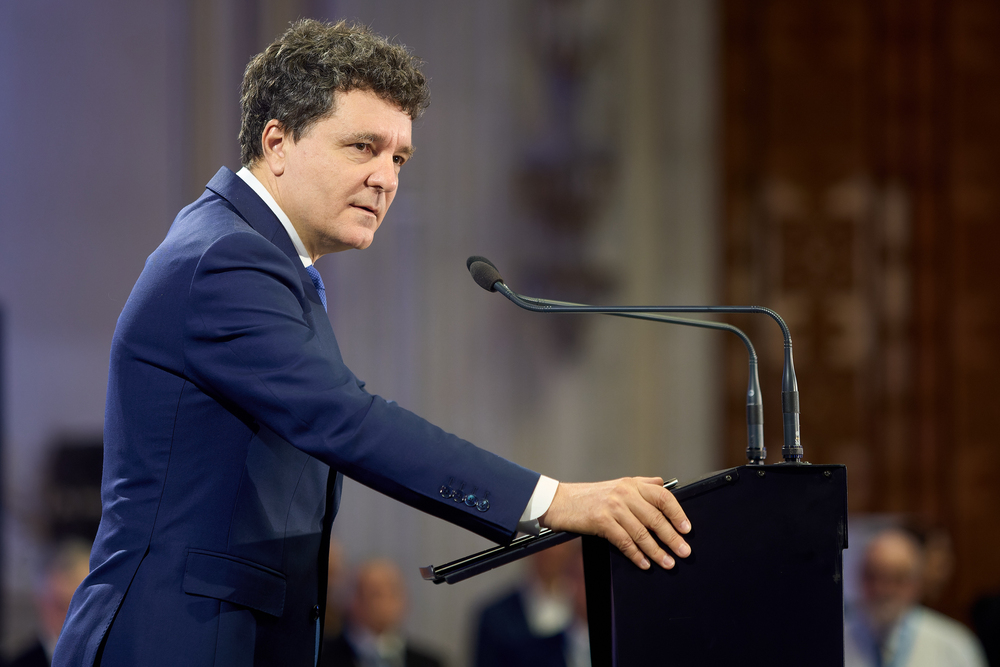 Președintele Nicușor Dan a vorbit despre situația economică a României | Foto: depositphotos.com