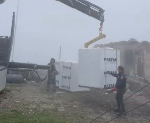 Au început lucrările de reconstrucție a stației meteo de la Vlădeasa|Foto: Instituția Prefectului-Județul Cluj - Facebook