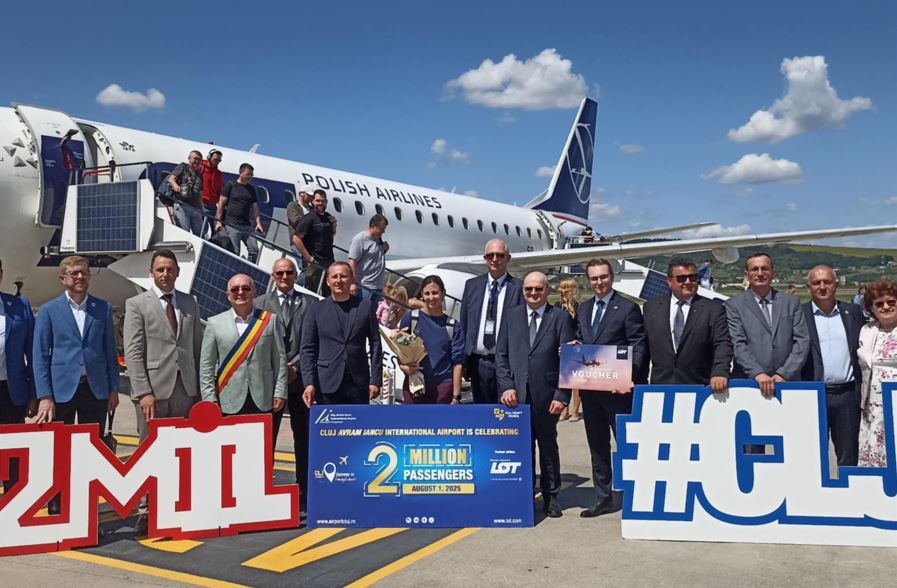 Pasagerul cu numarul 2.000.000, sărbătorit pe Aeroportul Internațional Cluj|Foto: monitorulcj.ro
