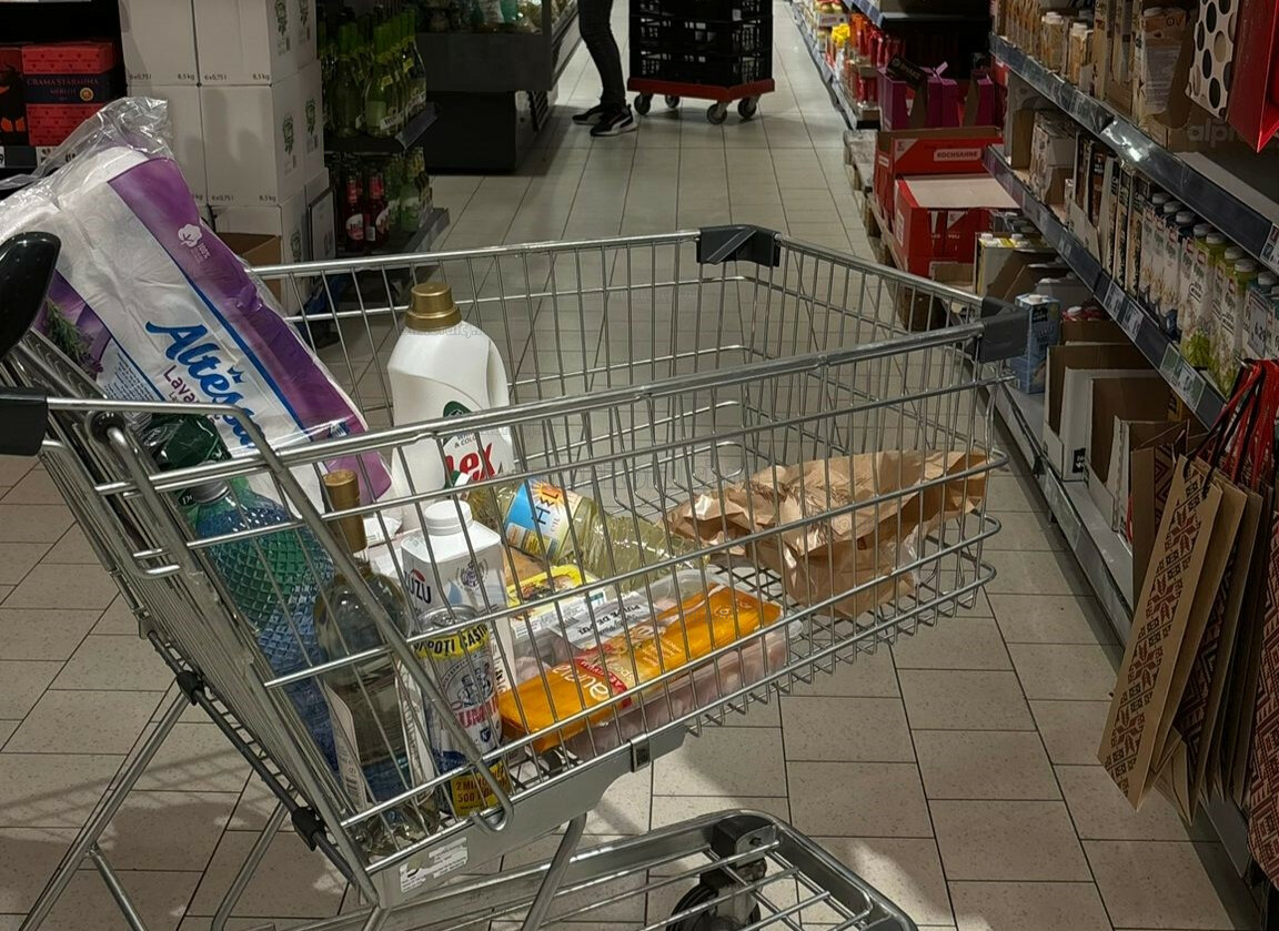 Care este prețul unui coș de cumpărături după data de 1 august. |Foto: Mădălina IVAN- monitorulcj.ro