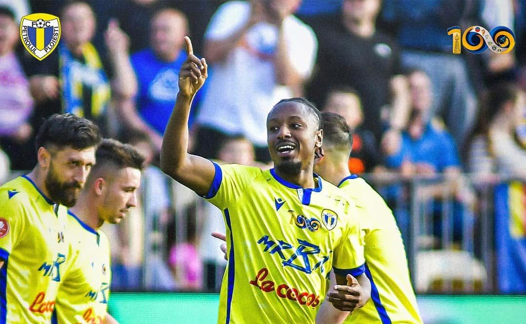 Tidiane Keita nu a mai stat pe gânduri! La scurt timp după înfrângerea cu UTA Arad, mijlocașul francez a confirmat că pleacă de la Petrolul și se alătură lotului CFR-ului. | Foto: FC Petrolul Ploiești- Facebook