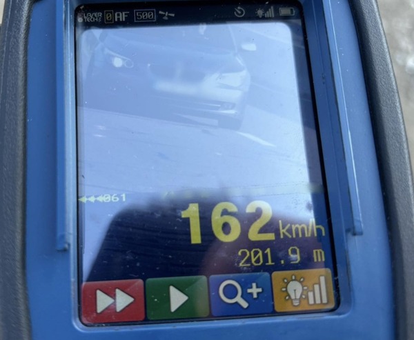Tânăr prins cu 162 km/h în localitatea Mărtinești. | Foto: IPJ Cluj-Facebook