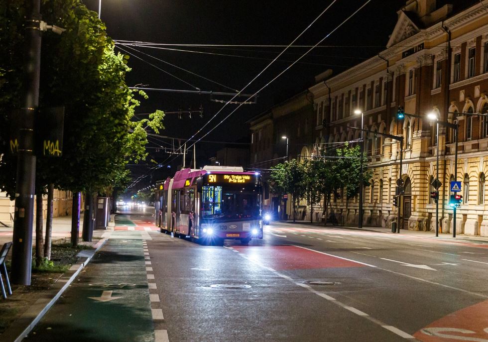 Transport public pe timp de noapte şi linii suplimentate, în perioada festivalului Untold|Foto: Compania de Transport Public Cluj-Napoca - Facebook