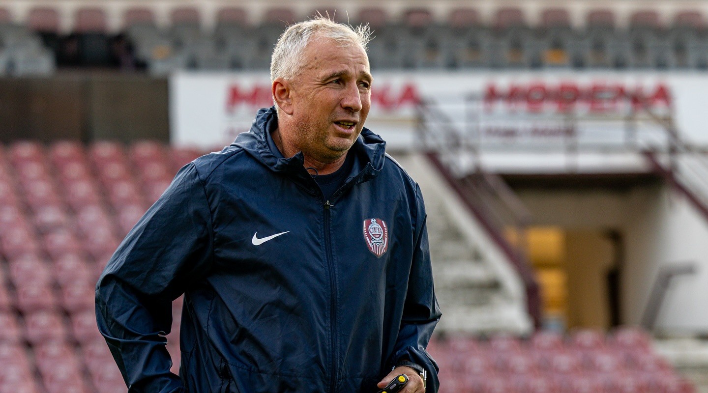 Dan Petrescu se află la al patrulea mandat pe banca CFR-ului | Foto: CFR 1907 Cluj Facebook