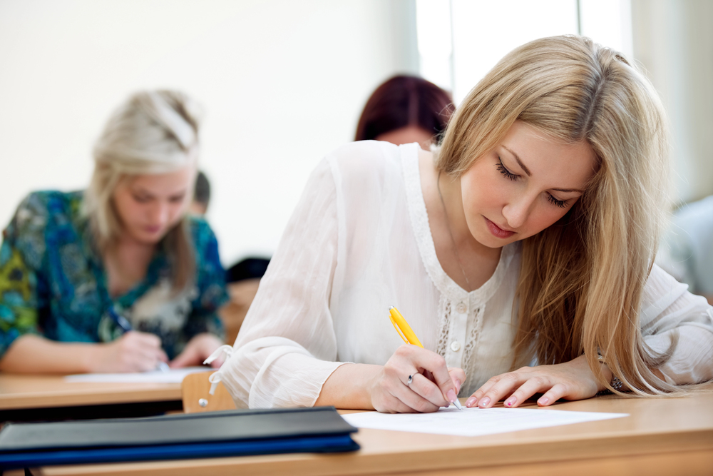 Peste 400 de elevi, prezenți la prima probă scrisă la sesiunea de toamnă a examenului de Bacalaureat 2025 |Foto: Depositphotos.com