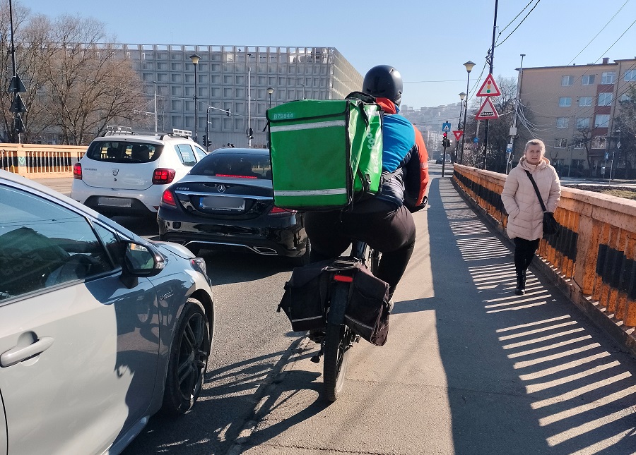 Podul Garibaldi este tranzitat zilnic de mii de mașini, fiind singura conexiune cu cartierul Grigorescu |Foto: arhivă monitorulcj.ro