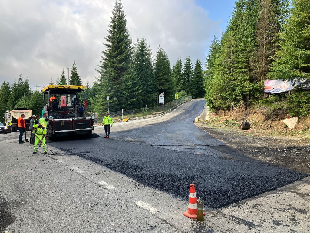 Se asfaltează sectorul de drum care leagă Stațiunea Muntele Băișorii de pârtia de schi Buscat | Foto: Consiliul Județean Cluj